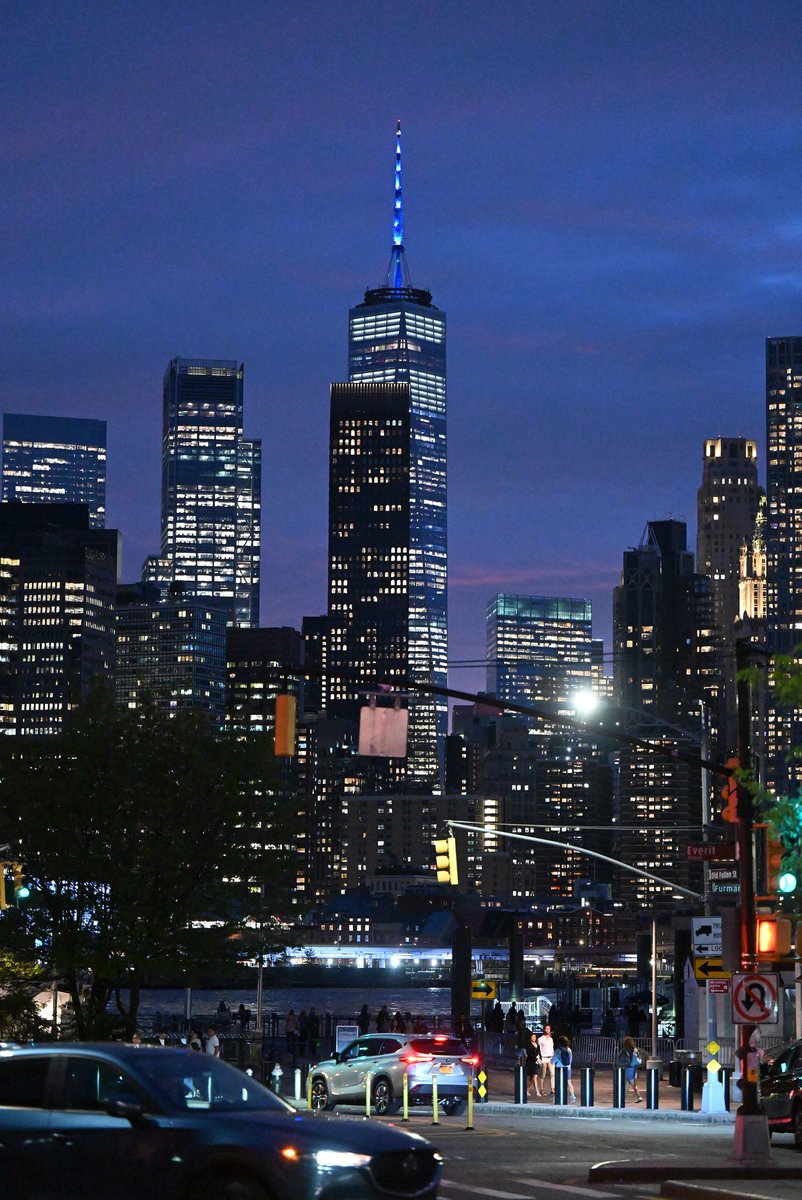 NYGov's tweet photo. Landmarks across New York State were lit blue last night to honor our law enforcement officers who made the ultimate sacrifice to keep our communities safe.

We will be forever thankful for their bravery and selflessness, and their legacies will never be forgotten. https://t.co/1z5UBgFj3D