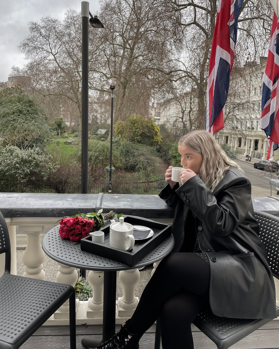 Cheers to a slow-sipping day. ☕

How has your week been? 

#EcclestonSquareHotel #LondonHotels