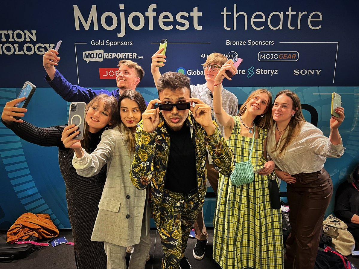 The @weareseen_ crew <a href="/mojofestival/">MojoFest</a> a computer on your face by 2030 <a href="/YusufOmarSA/">Yusuf Omar 🎥📱</a> <a href="/snap_sumaiya/">Sumaiya Omar</a> <a href="/CharMaher/">Charlotte Maher</a> <a href="/biancaborissova/">Bianca</a> <a href="/GlenBMulcahy/">Glen Mulcahy</a> <a href="/CScottVideo/">Caroline Scott</a> @mediaprodshow #mojofest