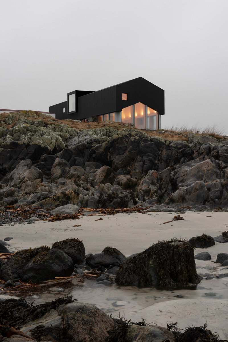 tomravenscroft's tweet photo. Location. Location. Location. Lovely house by @denizenworks within the ruins of a stone cowshed on the isle of Tiree – https://t.co/XrEx6moLCp (via @Dezeen) https://t.co/oPUr0WRMsi