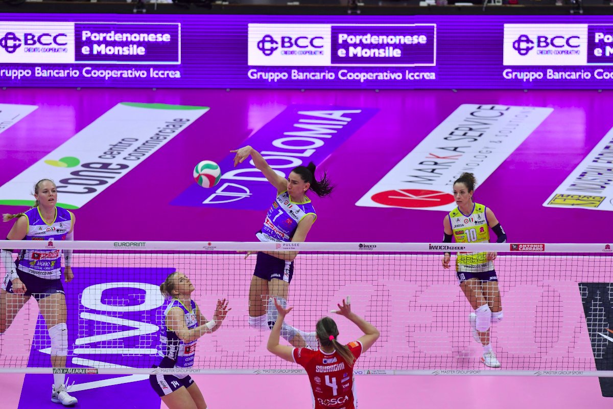 BccPnMonsile's tweet photo. #inVincibili CAMPIONESSE D'ITALIA 🏆 I nostri complimenti alle #Pantere dell'@ImocoVolley per aver vinto il loro 5° scudetto 💥 
🏐 Una grande squadra del nostro territorio che #BCCPordenoneseMonsile è lieta di sostenere in qualità di Premium Sponsor

#Imoco10 #SiamoTuttiPantere https://t.co/TRG7LwCzPZ