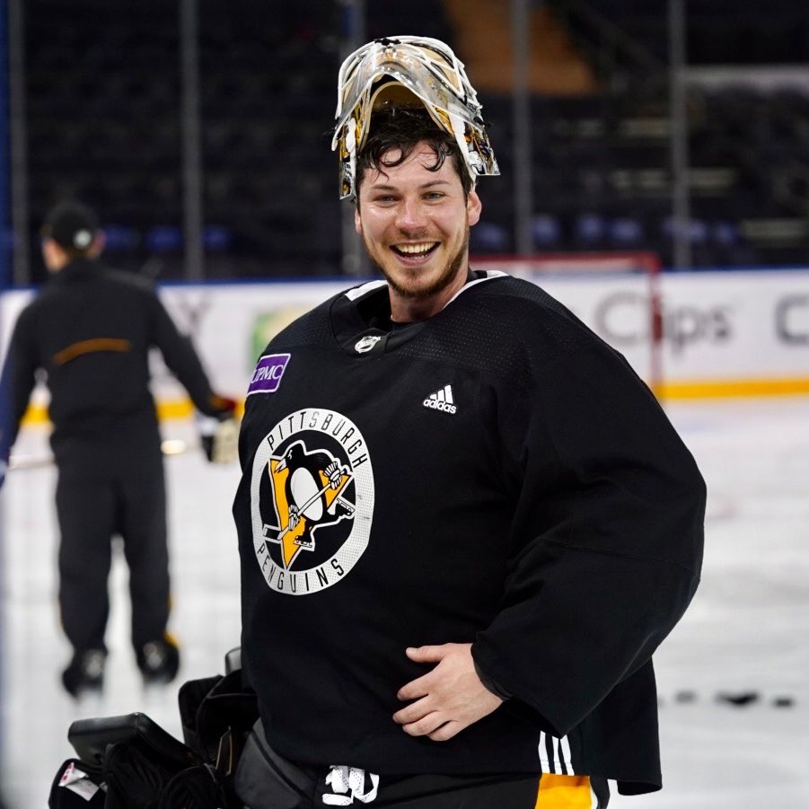 penguins's tweet photo. Skating on his own and sporting a big smile 😃 https://t.co/8nMg5SI863