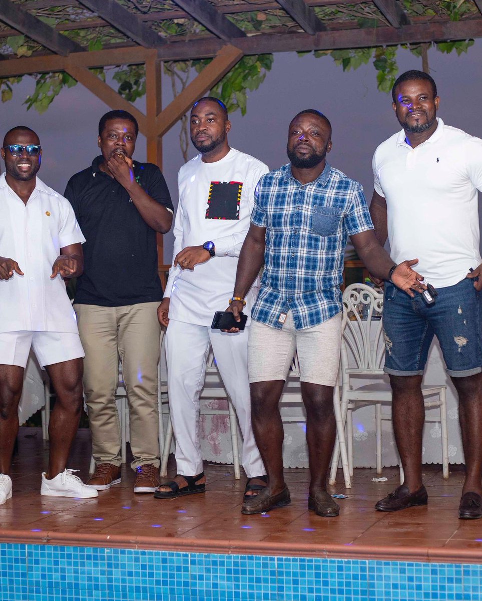 raaj_homes's tweet photo. We’ve got enough space for over 30 people. Send us a DM or call if you want a place to host your after-parties, brunches, etc 
Our space is neat with well-mannered staff to cater to your needs💖 https://t.co/Va5pRdfQOY