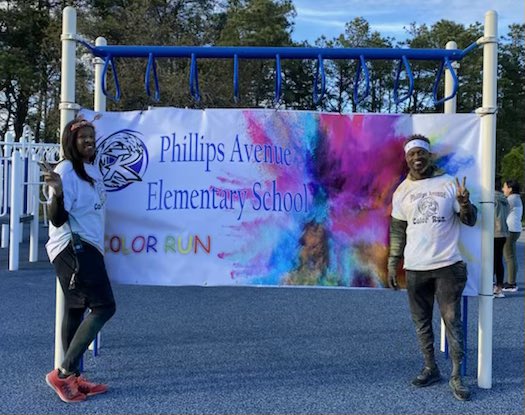 CoachPerry_PE's tweet photo. Before and after the color run! @PhillipsAveElem https://t.co/lwVHUpw7Vc