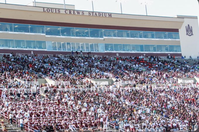 blessed to receive an offer from Alabama A&amp;M University🐶🔥! <a href="/TeamPlott6/">Patrick Plott</a> <a href="/the_mike_barker/">Mike Barker</a> <a href="/ErnestTJones/">Ernest T. Jones</a>