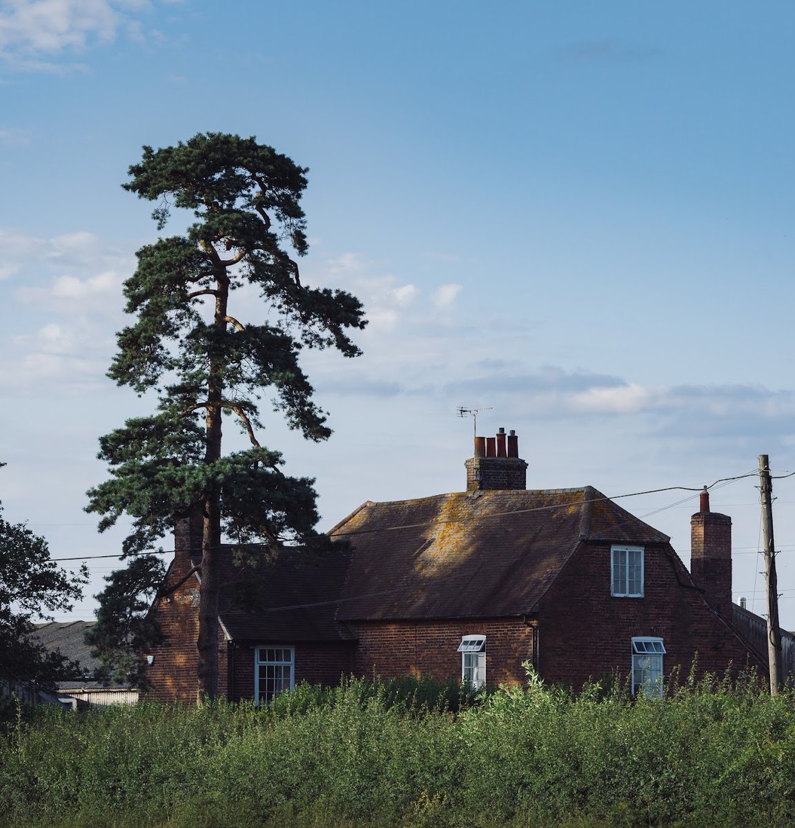 Igor_Bystander's tweet photo. Outskirts of London

#NikonZ50 @UKNikon #Nikon #photooftheday #photo #London #picoftheday #art https://t.co/4wSlInkKFZ