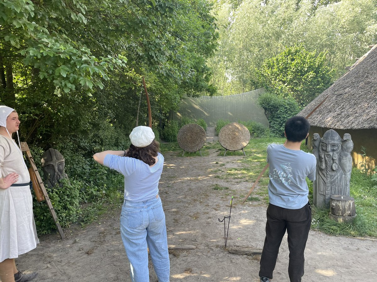 MicrosystemsTUe's tweet photo. Writing ancient letters and shooting arrows. https://t.co/qvV09nR21u