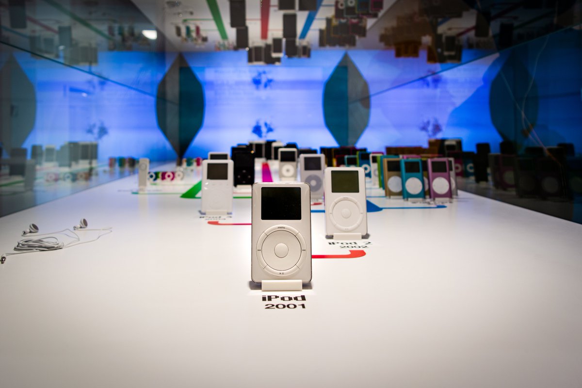 Rapt3q's tweet photo. Apple has officially discontinued the iPod after 20 years

Its the end of a Tech Era🎵

Read the whole story here: https://t.co/Z979GNNF9u

#Apple #ipod #ipods #AppleMusic #Tech #technology #Rapteq https://t.co/u63oIwfQwY
