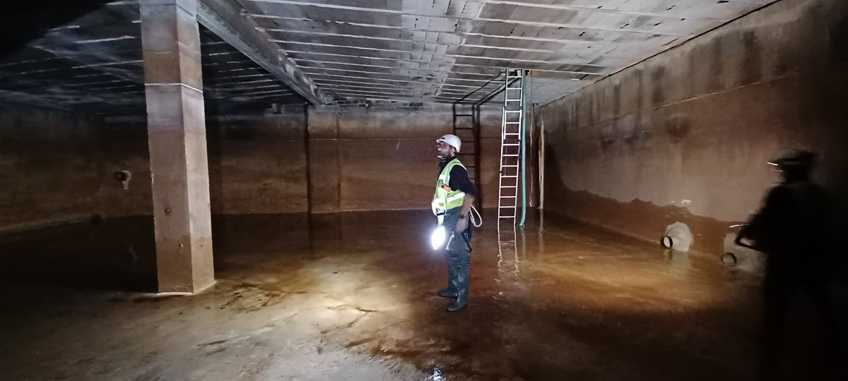 Albertestival's tweet photo. Desde @AGBARclients intentem minimitzar afectacions abonats. Ahir es va fer inspecció tècnica aprofitant tasques periòdiques de manteniment i neteja al Dipòsit Baronia de Bellvei durant la nit. Bona feina @mc_laura07, @adriafort i TOT equip. #AGBARalteucostat @SocadeSL https://t.co/si35wLheEj