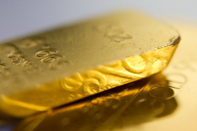 GoldTelegraph's tweet photo. Gold has been around for thousands of years... it has survived the bursting of huge bubbles, monetary resets and unimaginable bank failures. 

Central banks don’t hold it because of  tradition... they hold it as a shield for everything that could go wrong. https://t.co/XMPADFIDpl