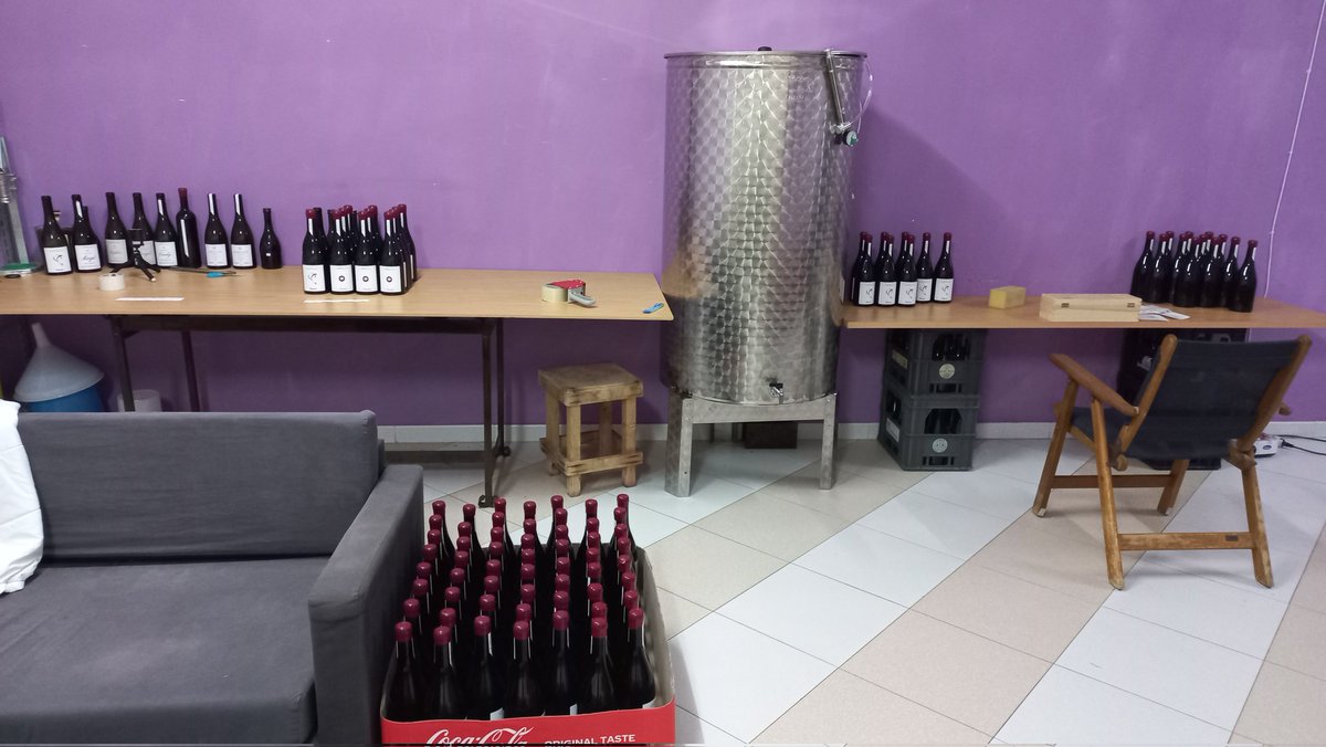 cappellovini's tweet photo. Laboratorio di tempo e passione. https://t.co/UXwAtek5bL
