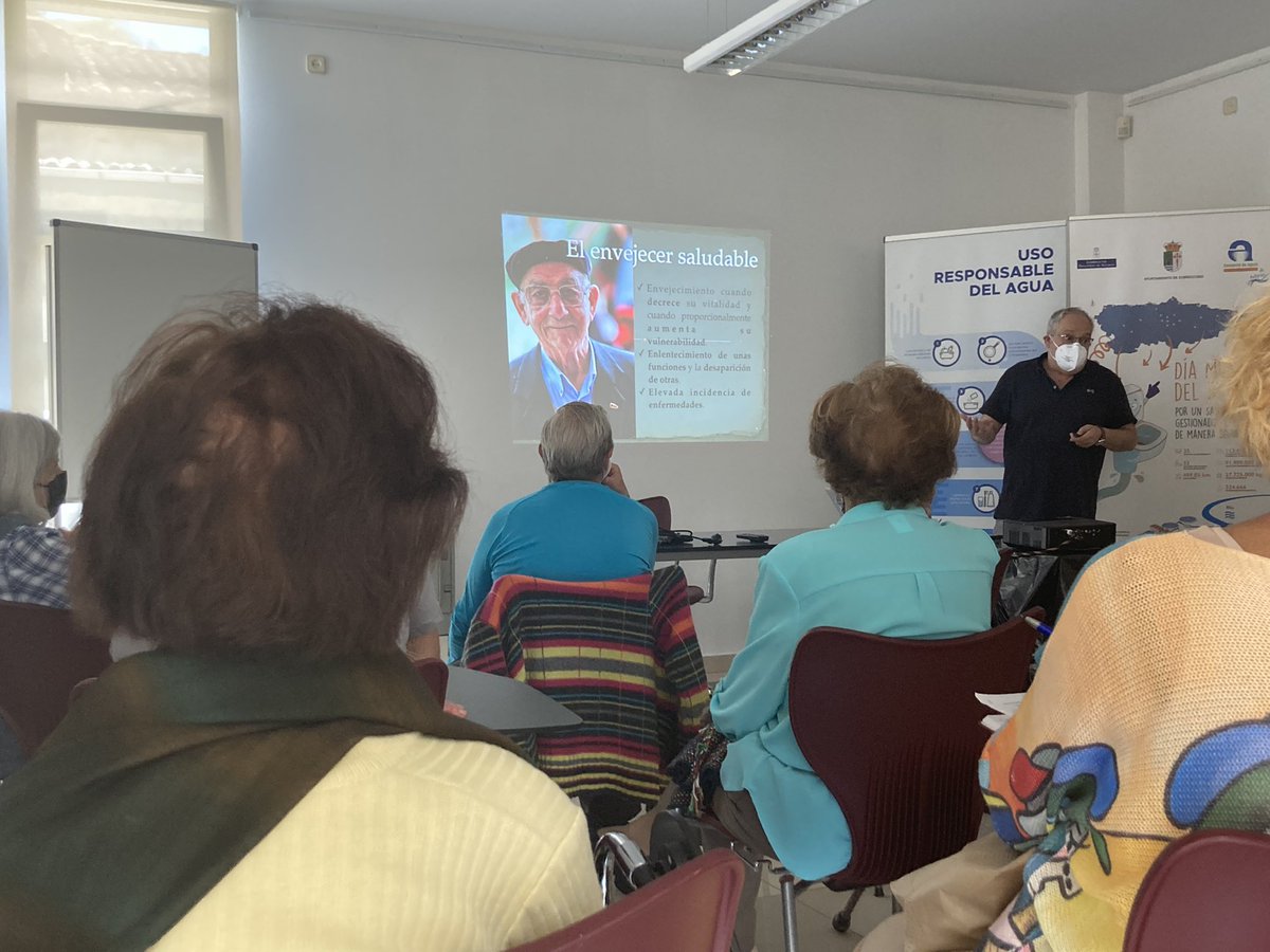 memiguer's tweet photo. #PromocionSalud #A8 #AtencionPrimaria Hoy ha sido el turno de nuestros “mayores saludables”, con la charla de @Lujosemeyes en https://t.co/3c93Ru6Hm3 https://t.co/78rVaqTAjV