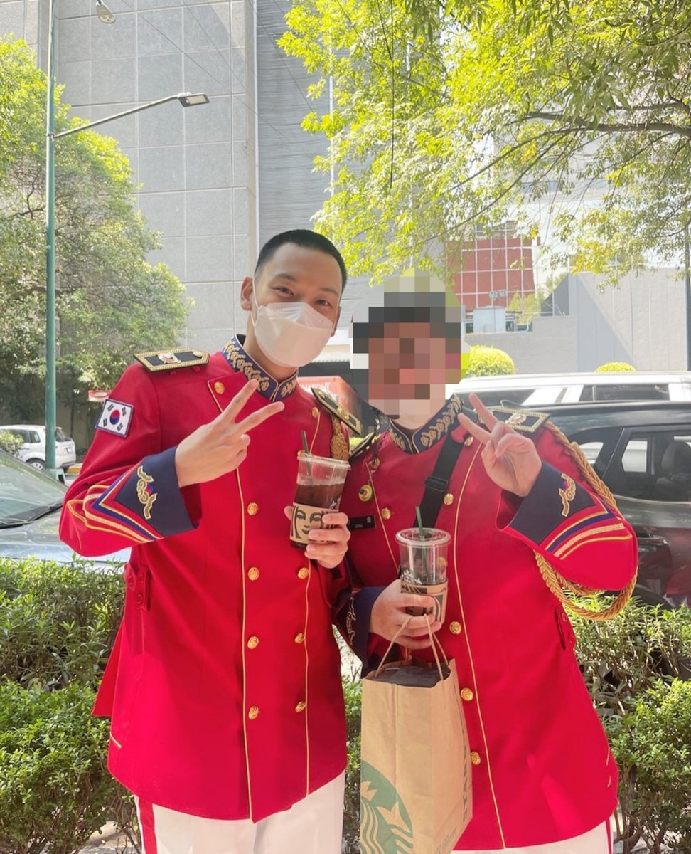 brightsf9's tweet photo. [📷] Recopilación de imágenes de #INSEONG de su paso por México junto a sus compañeros de la banda militar #InseonginMexico #SF9 #에스에프나인 @SF9official https://t.co/gY94VRcDYL