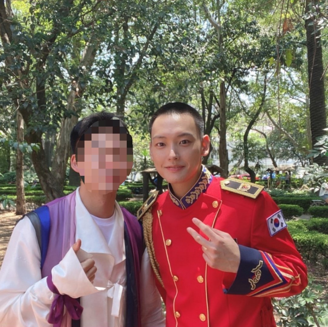 brightsf9's tweet photo. [📷] Recopilación de imágenes de #INSEONG de su paso por México junto a sus compañeros de la banda militar #InseonginMexico #SF9 #에스에프나인 @SF9official https://t.co/gY94VRcDYL