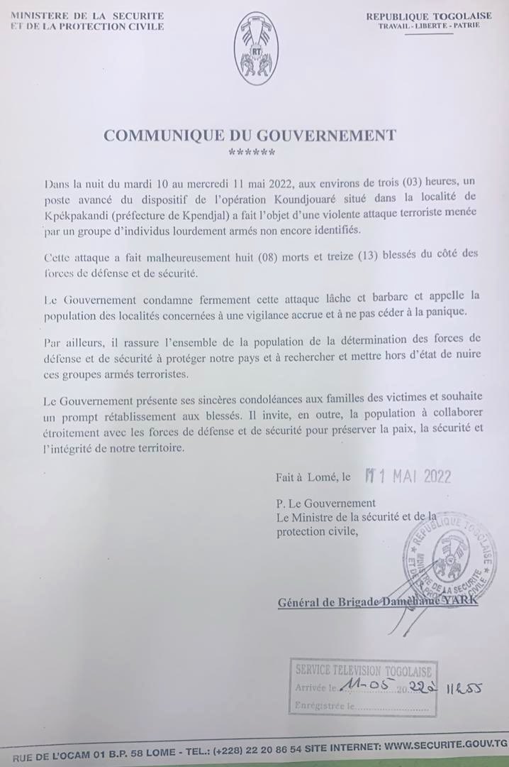 GouvTg's tweet photo. Suite à l'attaque terroriste dans la nuit du 10 au 11 mai 2022 à #Kpékpakandi dans le #Kpendjal, le @GouvTg condamne cet acte lâche et barbare. 

Il présente ses condoléances aux familles des victimes et souhaite un prompt rétablissement aux blessés dans ce communiqué 👇🏾👇🏾👇🏾 https://t.co/K39X9Dd4Me