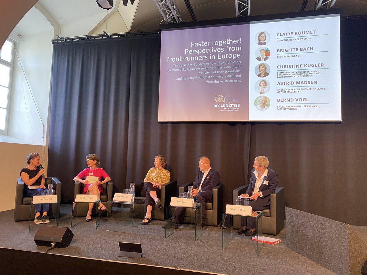 helloheatpumps's tweet photo. Cities’ representatives come together at #DecarbCities 2022 in Vienna to show how the #EnergyTransition is implemented in their national contexts https://t.co/cyUYr5Ahmz