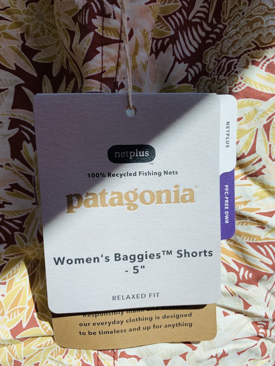 takeahikenc's tweet photo. Whether you're #chillingout indoors or #chasingpeaks in the sunshine this weekend, @Patagonia's got a #classic to keep you #comfy! 🏡😌⛰🏃 https://t.co/J4K38RxefT