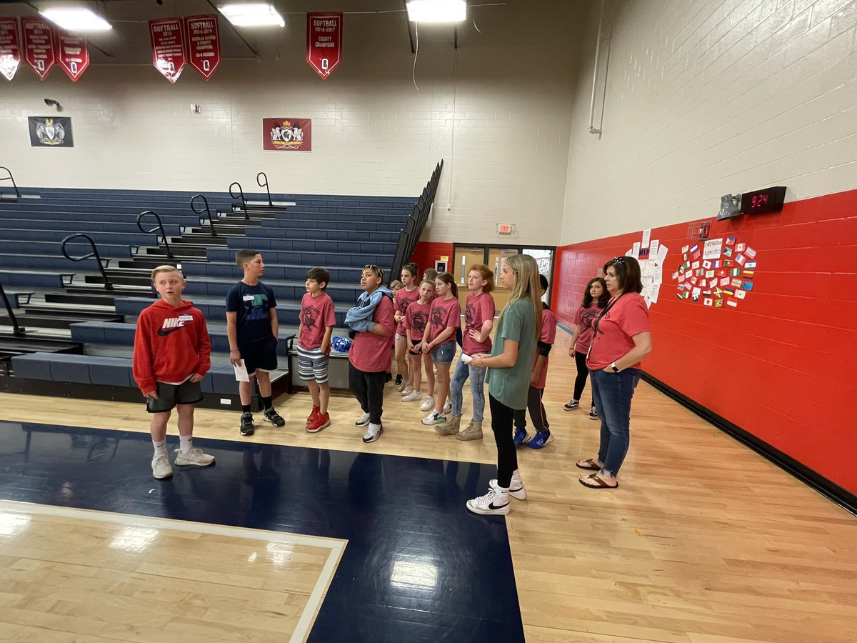 BrittonSB1's tweet photo. Today was a GREAT day for @OMS_Chargers as we welcomed our incoming 6th graders from @LES_Panthers! We did tours, student and teacher panels, Exploratory sign ups and FUN! The future of @OMS_Chargers looks Bright! #ChargeUp https://t.co/GHpwkfAopY