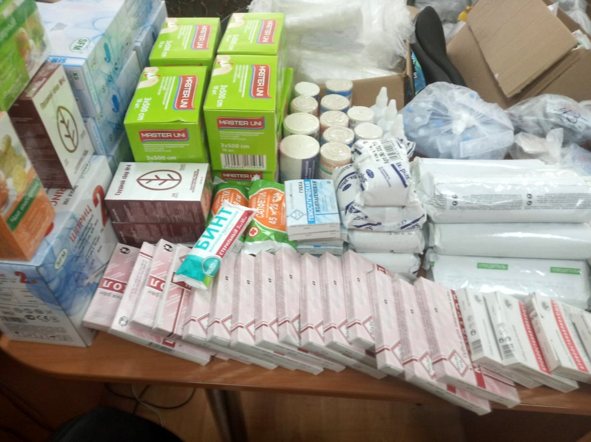 NovorossiaSOS's tweet photo. Передали бойцам ЛНР шприцы, катетеры, бинты, марля, пластыри, влажные салфетки, кровоостанавливающие губки, и многое другое… А ещё замечательные детские рисунки!

TG-канал нашей группы - https://t.co/9424c8Yuxf 
Группа в ВК - https://t.co/MZYGnrbIbV https://t.co/bKkwvX8UTS