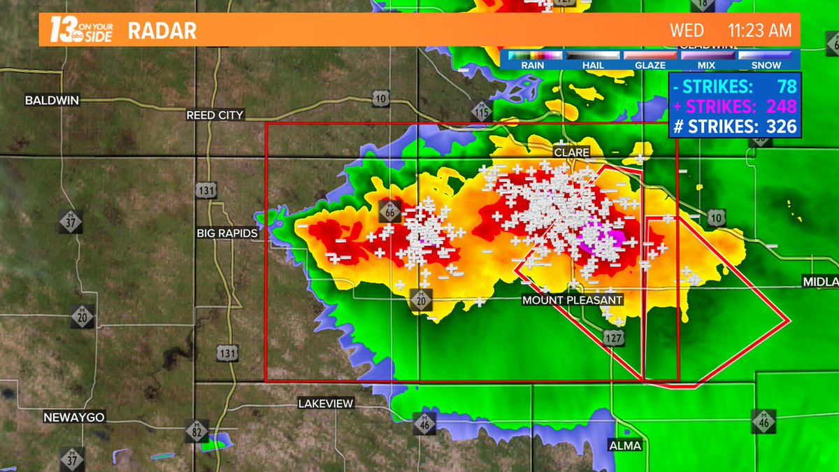 MikeBehrensWX's tweet photo. A gusty thunderstorm is around this midday in #Mecosta &amp; #Isabella counties. This storm has heavy downpours, frequent lightning, some gusty winds, &amp; large hail on the Isabella portion of the storm. Use the #13OYS Weather App to keep updated if you're in the area! 

#MiWX #WMiWX https://t.co/K3mdFkKURg