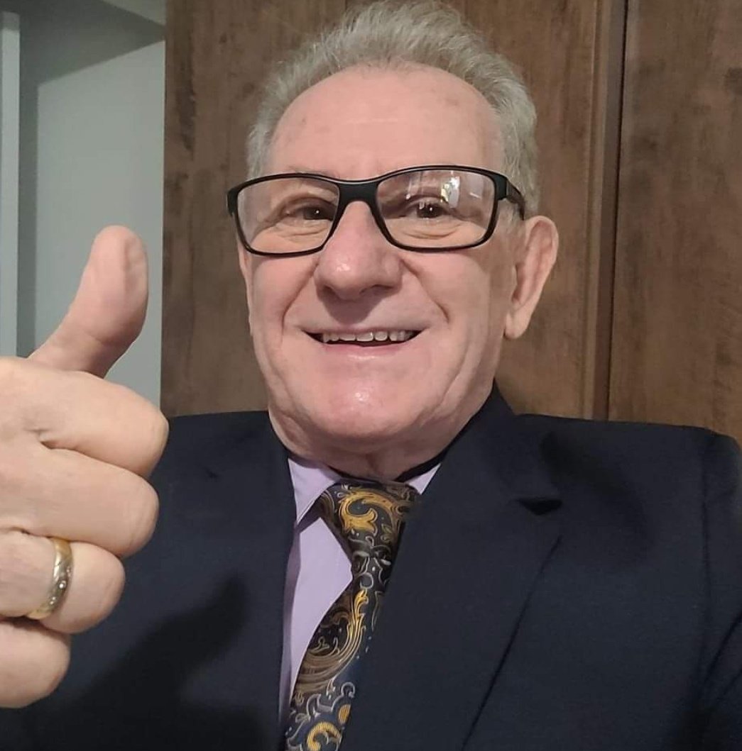 mundodosmaduros on Twitter: RT @Querovovo1: Que homem GOSTOSO.