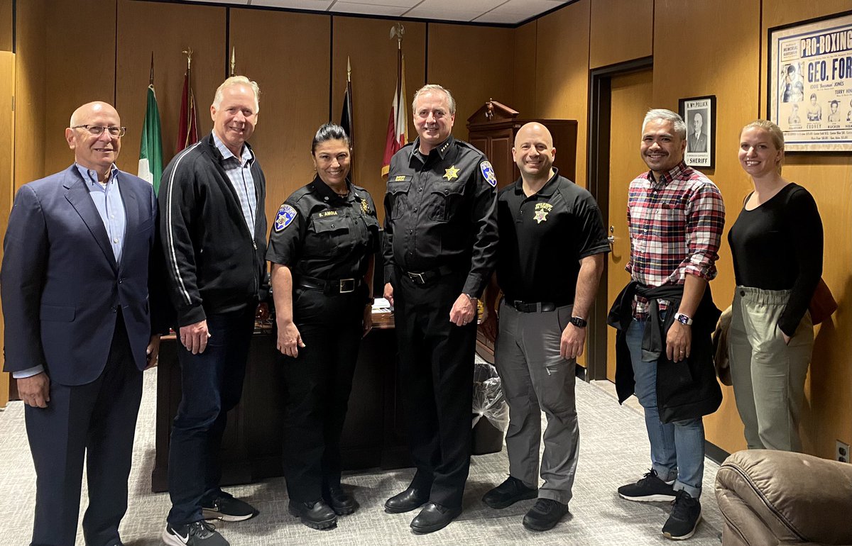 TimothyLHunt's tweet photo. The #HEALingCommunitiesStudy learning with Sheriff Garcia @ECSONY1 team in Erie about services for #substanceuse disorder in county jails. Expanding access to #medicationsforopioidusedisorder. @ColumbiaSIG https://t.co/n64Ei1WdsZ