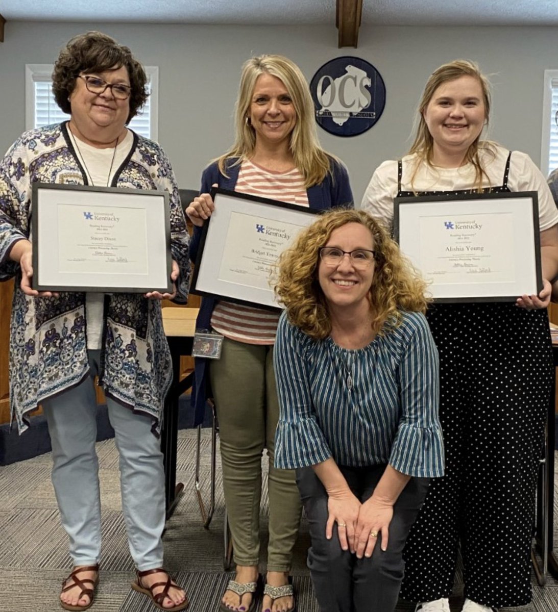 HendersonSchool's tweet photo. Congratulations to Stacey Dixon & Bridget Townsend from South Heights, Molly Mosby from Jefferson & Alishia Young from Bend Gate Elementary for completing a year-long professional development in Literacy Processing Theory.
Thank you @IntlPaperCo for your support.
#HCSREADS https://t.co/5LK8ddX0kh