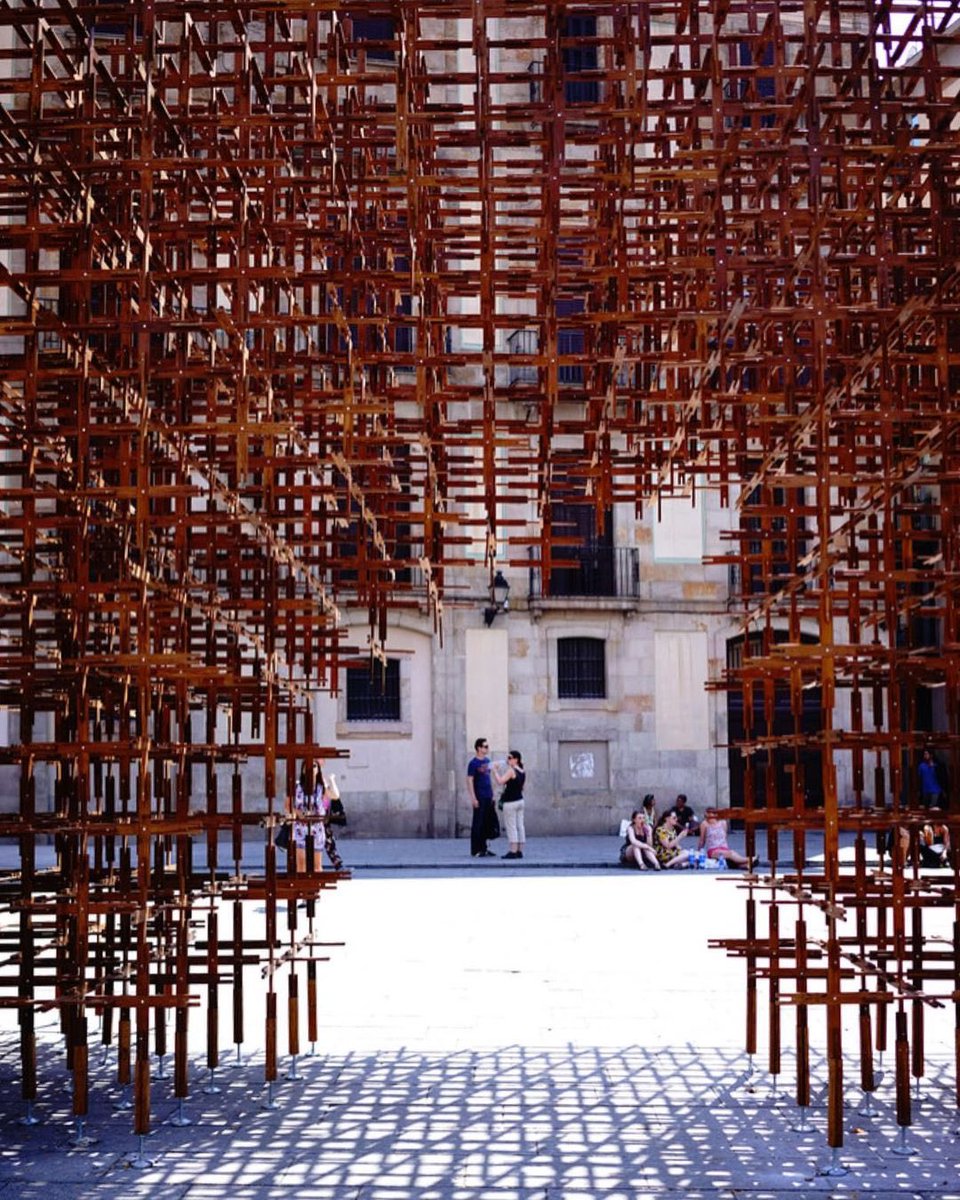 parametricarch's tweet image. URBANUS together with ETSALS designed Identity Pavilion in Barcelona, Spain 🇪🇸 in 2014.

Design team: JOSEP FERRANDO ARCHITECTURE, Eugeni Bach, Jaime Font Furest and students from ETSALS
📸 Photographs: Runze Hu, Jaime Font

#Bamboo #BambooStructure #timber #wood #woodwork