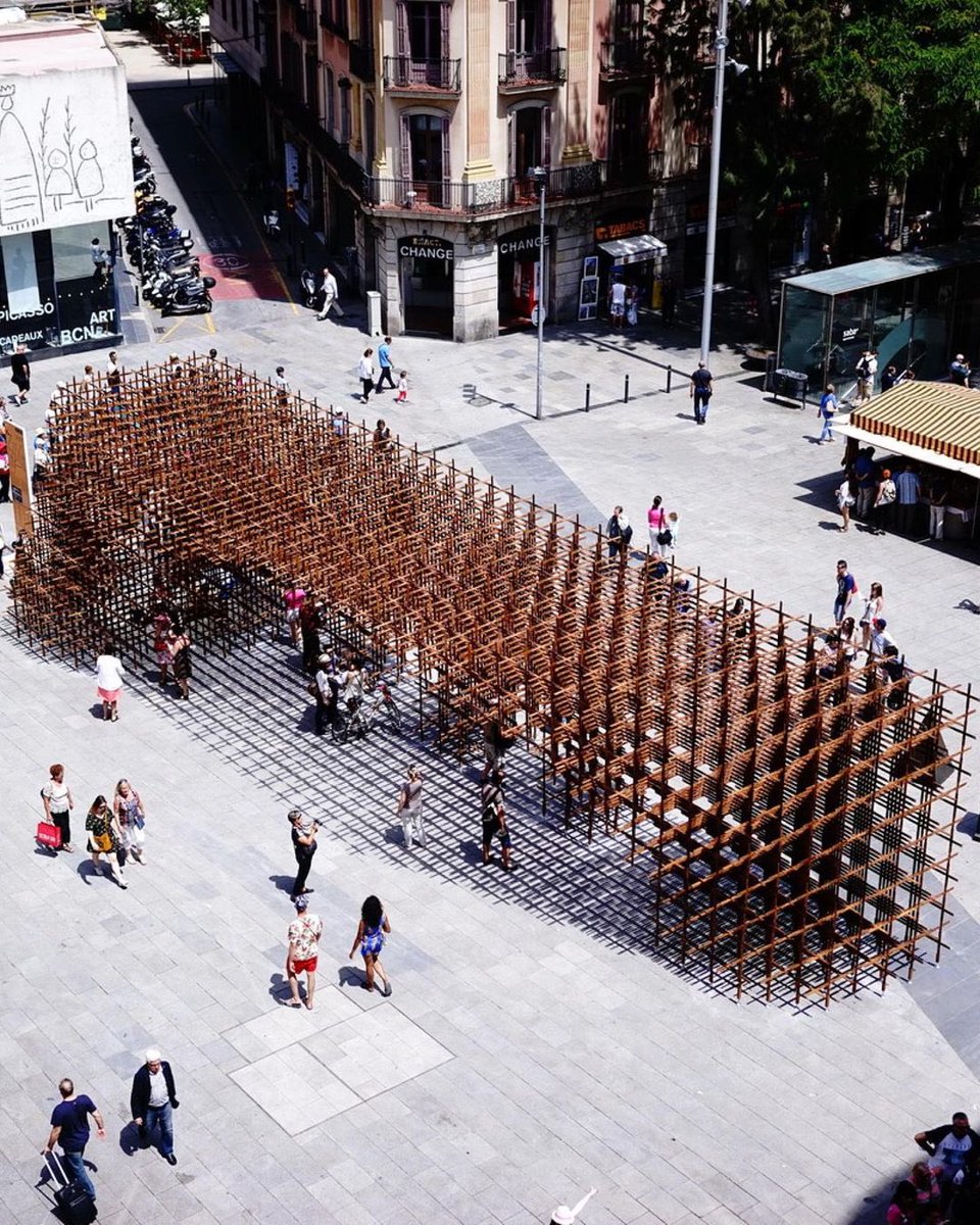 parametricarch's tweet image. URBANUS together with ETSALS designed Identity Pavilion in Barcelona, Spain 🇪🇸 in 2014.

Design team: JOSEP FERRANDO ARCHITECTURE, Eugeni Bach, Jaime Font Furest and students from ETSALS
📸 Photographs: Runze Hu, Jaime Font

#Bamboo #BambooStructure #timber #wood #woodwork