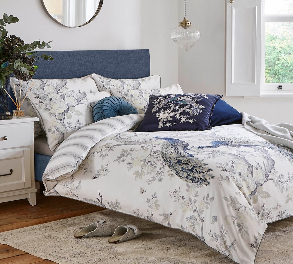 JonesAndTomlin's tweet photo. The midnight blue design of this duvet set has timeless florals and regal peacocks. It adds a sense of elegance to any bedroom. Add it to your home https://t.co/gyQZCubKY1

#TraditionalHome #CottonBedsheet #BeddingCollection #WhiteBedroom https://t.co/5Sh0lr3Grd