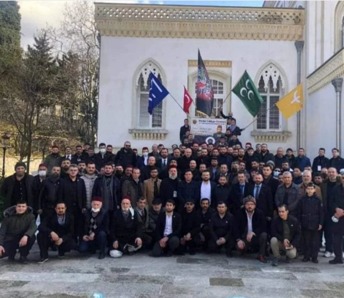 devaliyye34's tweet photo. Dün Ertuğrul alayları...Bugün Devleti Aliyye Ocakları.

Daimen, ebeden...istikamet ÎLA-İ KELİMETULLAH.

#devletialiyyeocaklarıistanbul #devletialiyyeocaklarıpayitaht #ertuğrulalayları #ilahikelimetullah https://t.co/qMYdbYdBfA