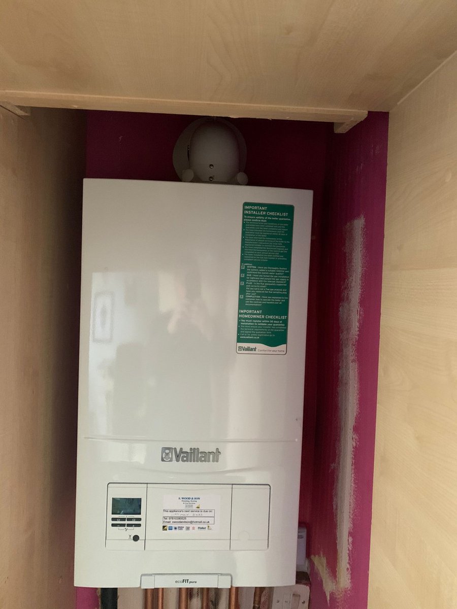 swoodandson's tweet photo. A new Vaillant boiler fitted in Droylsden today. All Vaillant boilers come with a 10 year warranty! 
Call us today to discuss a new boiler installation #swoodandson #plumbingheatinggasengineers #vaillantboilers #greatermanchesterboilers https://t.co/XzHJc51XRo