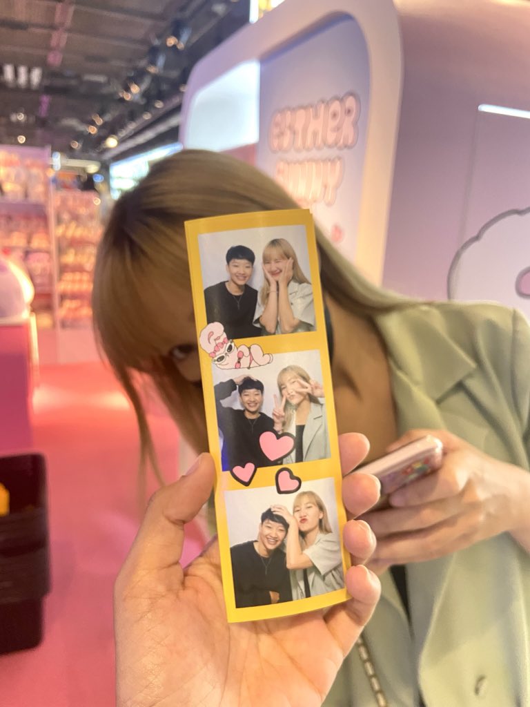 amyb1390zz's tweet photo. The first picture of our 💑 
6 May 2022 https://t.co/MsnyKEhOcI