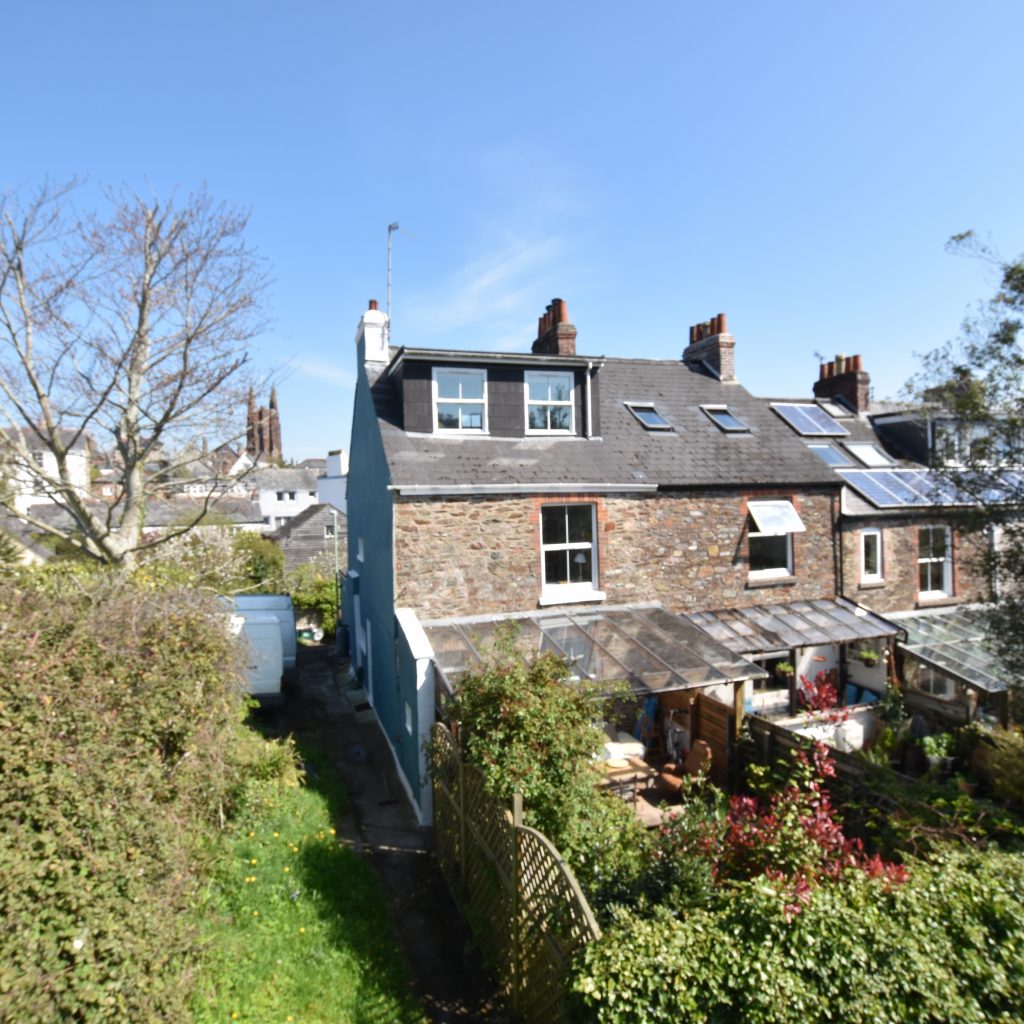 The Process of Selling a House in the Current Market - chartsedge.co.uk/the-process-of…