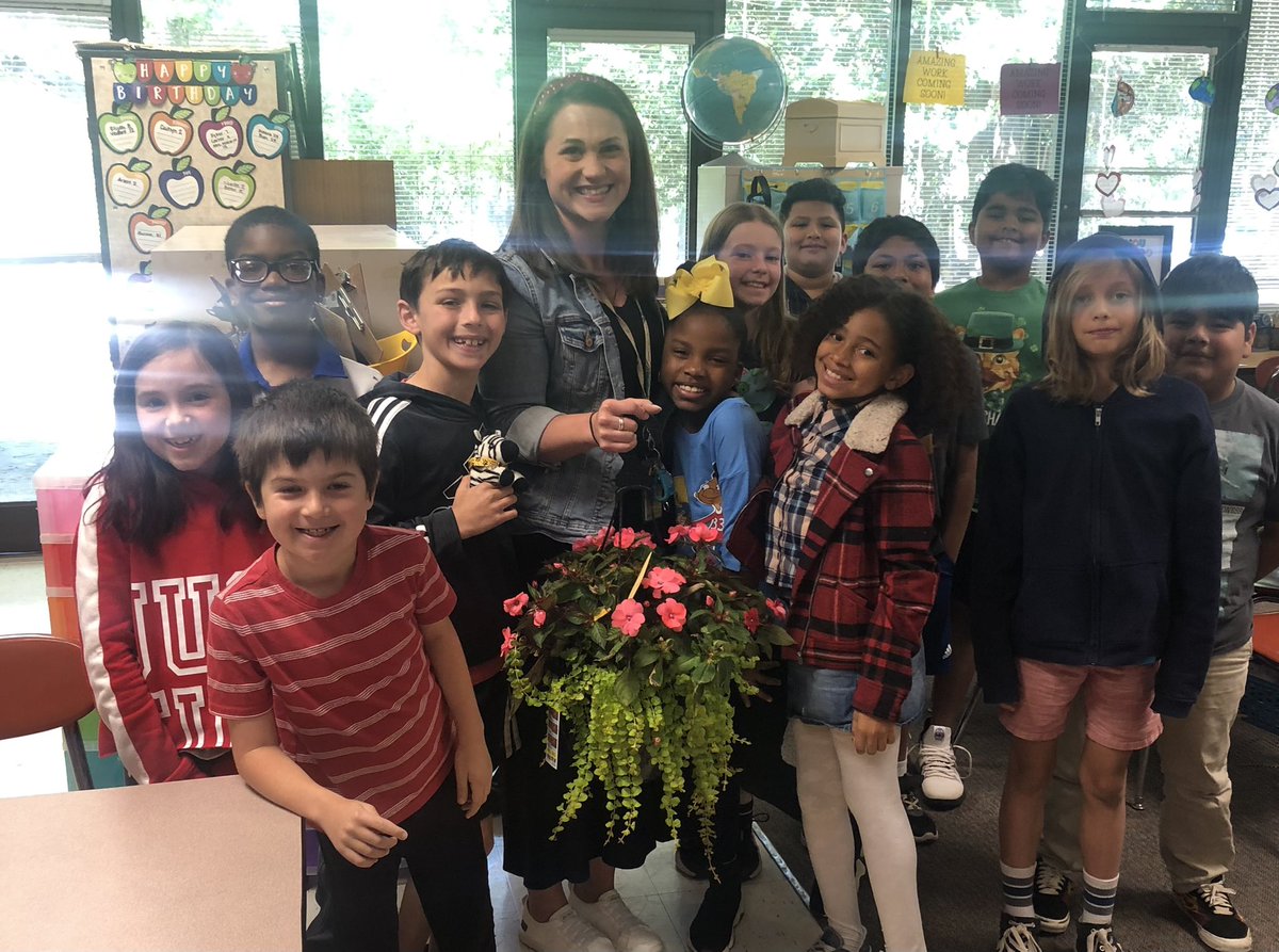 FWESIBPYP's tweet photo. Looking forward to celebrating Allison Williams as our Teacher of the Year tonight! 🎉👏🥳#fwesspotlightslearning https://t.co/UgJmcnopVa
