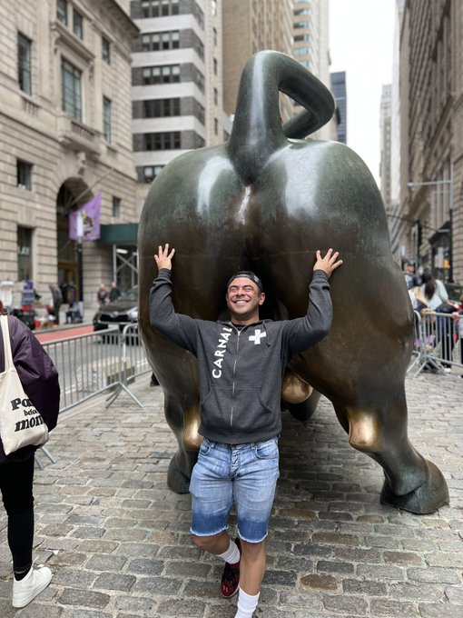 Grabbing the bull by the cheeks 🍑 https://t.co/sItogaNm2T<a href="/tag/newprofilepic"class="tags"><span>#newprofilepic</span></a>
