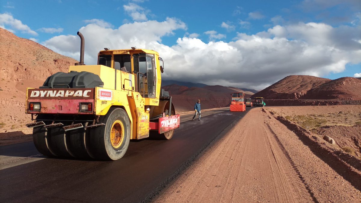 fedestiz's tweet photo. 👷| En #RN76 hay 3 obras en plena ejecución que contemplan construcción de puentes, pavimentación y trabajos de mejoramiento y conservación en una longitud de 279. La pavimentación de 80 km e/ Quebrada de Santo Domingo y Pircas Negras tiene un 61% de avance físico. https://t.co/6j4uuynzA2