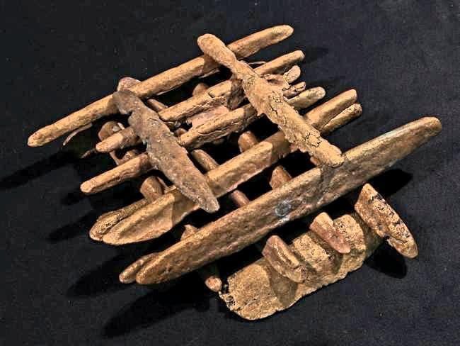 critographer's tweet image. Orichalcum, the fabled lost metal of Atlantis was once thought but a fabrication of Plato. In 2015, however, 39 ingots believed to be orichalcum were discovered in the hold of a shipwreck off the coast of Sicily. 🧵 1/2
#inspiration #Archaeology #writing #ttrpg #RPG #DnD #dnd5e