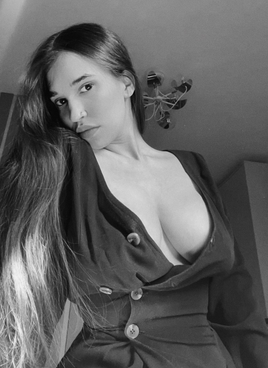 я знаю, где находится клитор.  подробности здесь:

boosty.to/flinnywinny