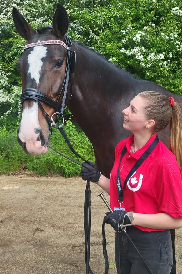 IGAgrooms's tweet photo. We chatted to new #IGA member Alyssa Carter about her experiences travelling in Europe working for @hopalongrider  Canadian Paralympian. Read it here:https://t.co/cr5Yejn7DG
@Equestrian_Can  #joinandbelong https://t.co/fbjdqYsd7h