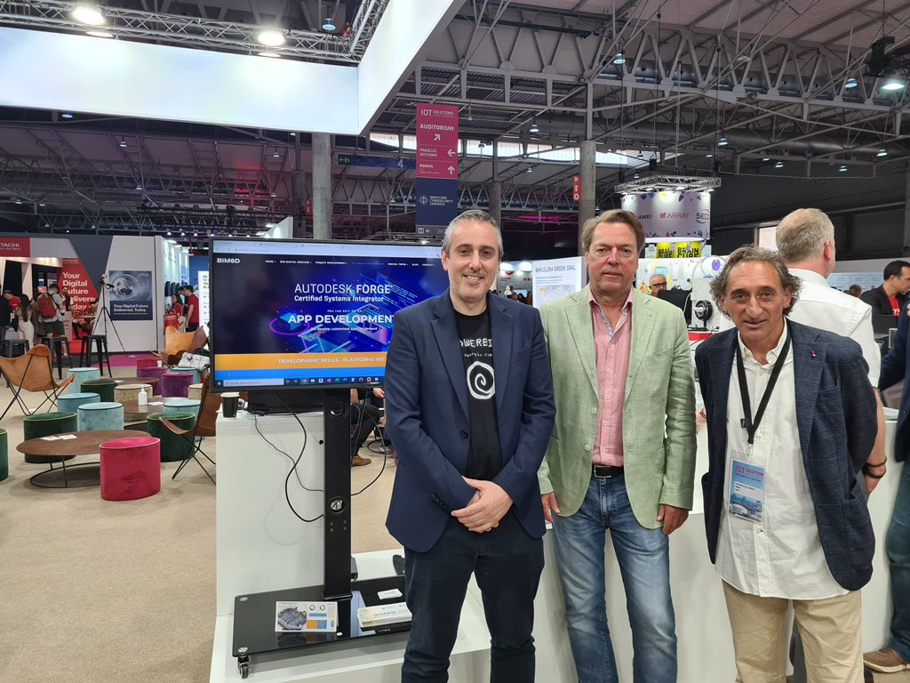PeterSchlipf's tweet photo. Meeting Fernando and Frederic from our #Forge System Integrator #BIM6D #Iotworldcongress in Barcelona - cool new Forge based projects - congratulation ! https://t.co/MvhRSNbNUK