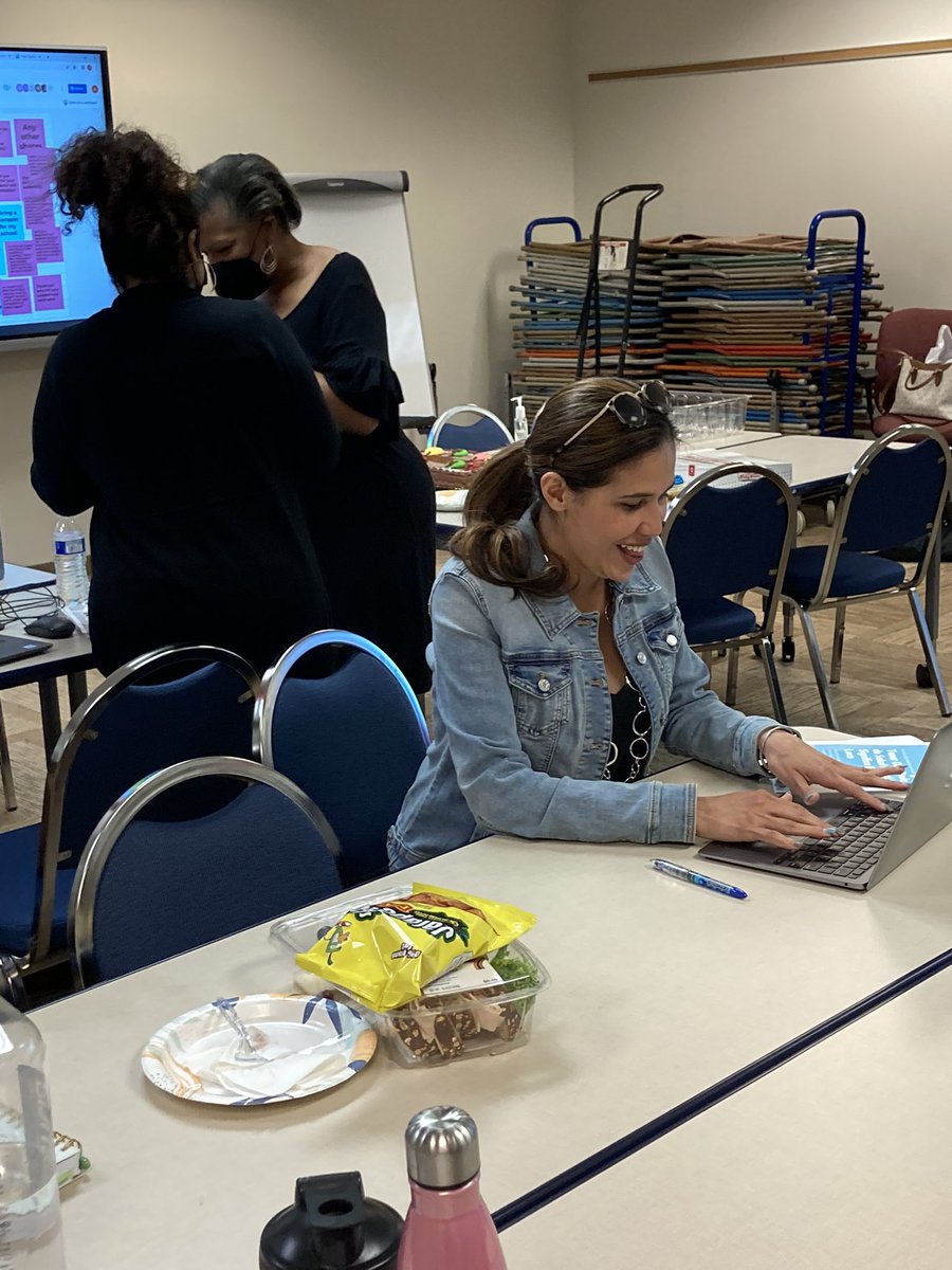 MsMaricelaR's tweet photo. Community School Liaison Training at MCPS Central Office #CSL #makingadifference #JLES #training https://t.co/ERdytoGW3V