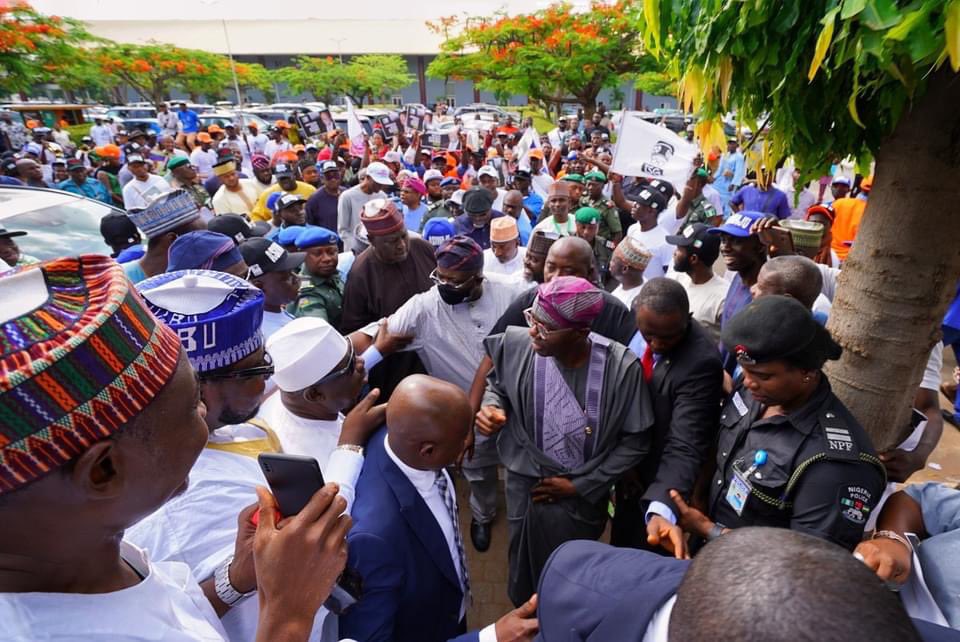 BATFor2023's tweet photo. 💥BREAKING
@officialABAT Submits His Presidential Nomination Form. Governor @jidesanwoolu Submitted The Forms On His Behalf.
#A4BAT https://t.co/KVCMzJNCa9