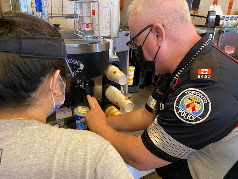 IT'S McHAPPY DAY!! Come and see your local 43 Division Community officers at 4435 Kingston Road!
Support Ronald McDonald House Charities! <a href="/TPSNickNei/">Nick Nei</a> <a href="/TPSRydzik/">Dave Rydzik</a> <a href="/TPS43Div/">43 Division</a>