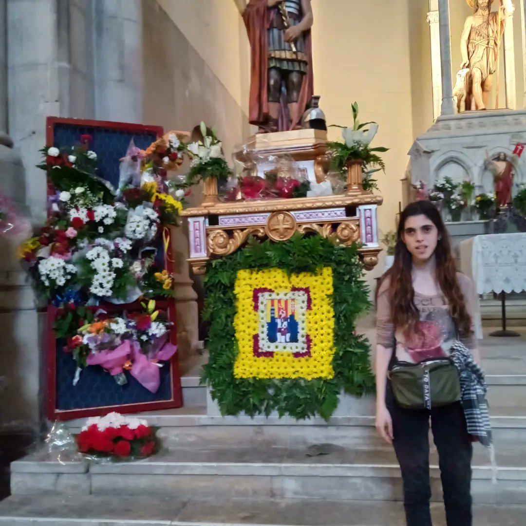 gemma_quer's tweet photo. Avui dimecres 11 de maig de 2022, ofrena floral a Sant Anastasi ja que és el patró de la ciutat de Lleida  
#festamajorlleida2022 #ofrenafloral #santanastasi #Lleida https://t.co/IIoKMpysU4