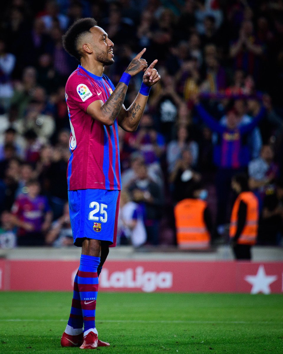 Auba's tweet photo. 🎶🎵😁 https://t.co/CVji65XG37