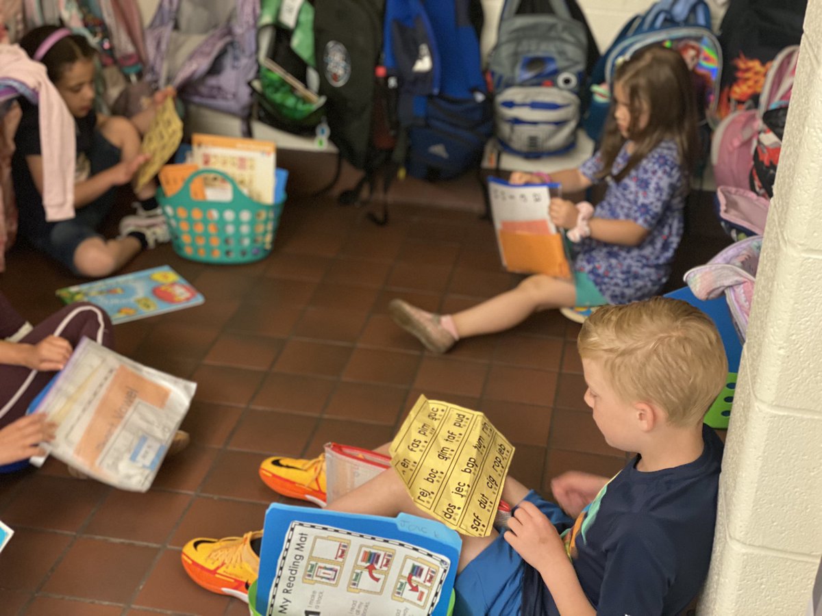 MrsDavisWCE's tweet photo. I absolutely loved seeing the reading warmup with @alexanderkindy today! What a great way to get our brains ready to read! https://t.co/JsPaqqouBP