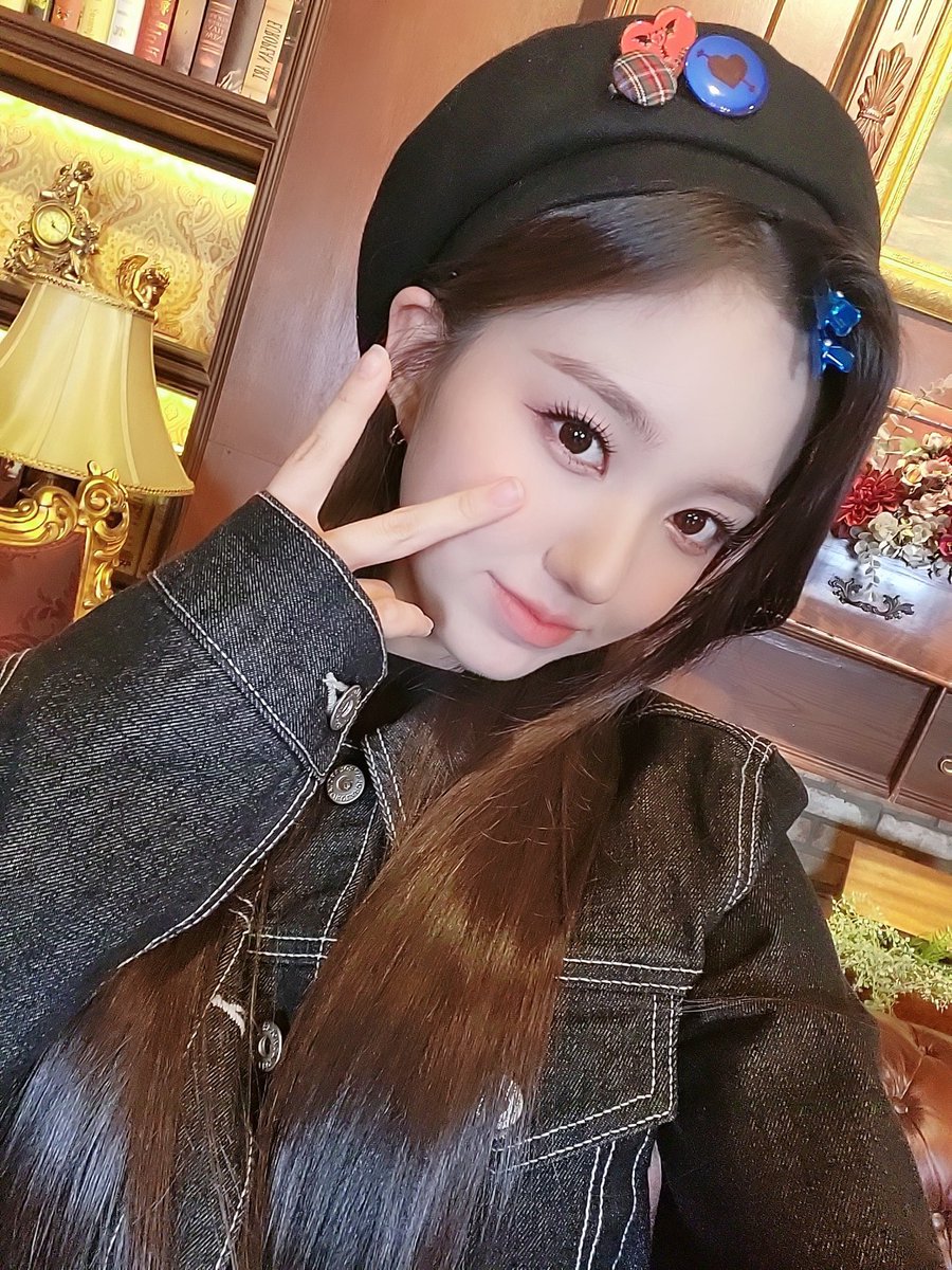 YESEOINTL's tweet photo. [📰] 220512 

"Kep1er's Kang Yeseo, Cute + Refreshing Beauty Exceeds the Limit.... Global Heart-Pounding Beauty"
🔗 https://t.co/UbrLVIAn7X

#강예서 #YESEO 
@official_kep1er #KEP1ER #케플러 https://t.co/ITNEOwWiti