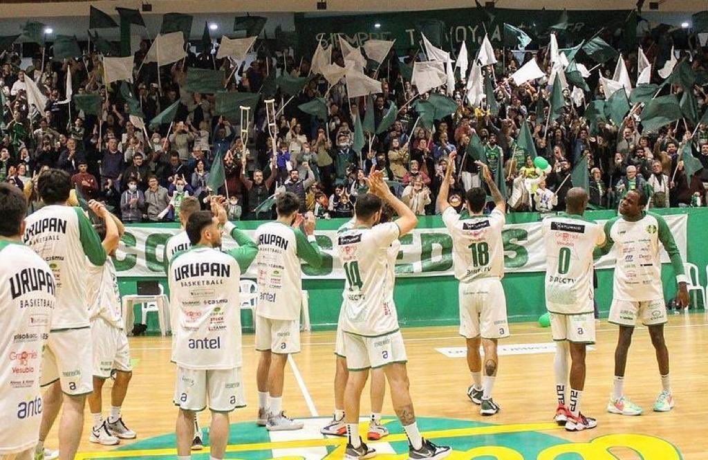 NicoDeLeonOrue's tweet photo. Urupan terminó su participación en la Liga Uruguaya de Básquetbol y me gustaría en un hilo repasar algunas cosas que han dejado estos casi 8 meses de competencia para la verde 🟢🏀🧵👇🏻 https://t.co/3JMOu0ET0n
