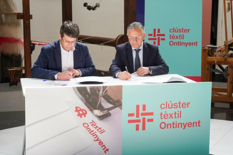 ComarcalCV's tweet photo. 🧵El Clúster Tèxtil d’Ontinyent posa el punt de mira en l’impuls als tèxtils sostenibles, tècnics i avançats
https://t.co/VEhpFY3VA6 https://t.co/XJTe7QgXQo